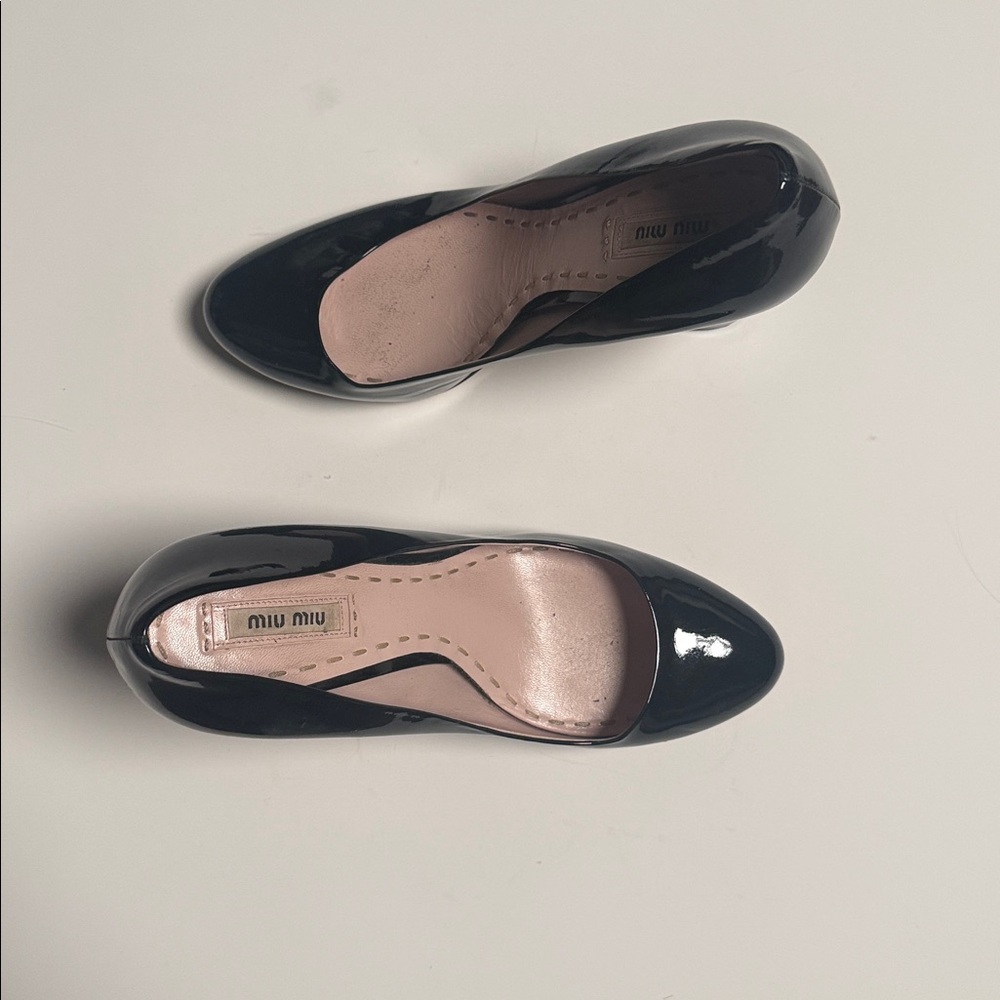 🔑 Miu Miu Glossy Black Heels - Picture 4 of 6